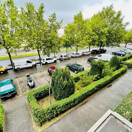 Luminous With Parking Near The City Center *